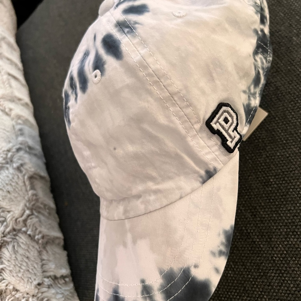 2pcs of Victorias Secret Pink Cap 
Price is for Two Cap - Adjustable Hat 🧢 - Picture 3 of 5